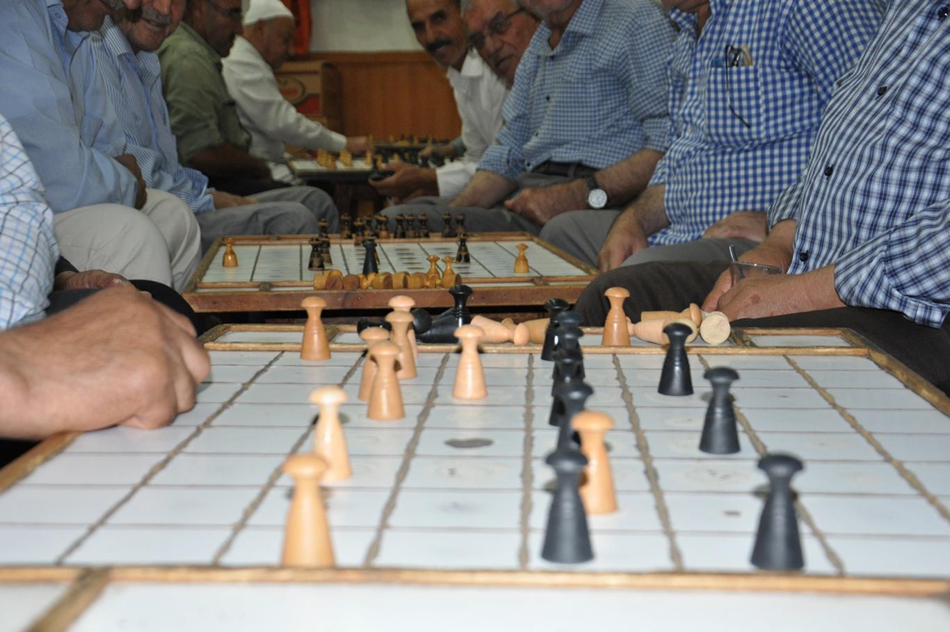Dama şampiyonasında 15 ülkeden 200 yarışmacı arasında 2'nci oldu Dama şampiyonasında 15 ülkeden 200 yarışmacı arasında 2'nci oldu
